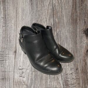 Vionic black boots